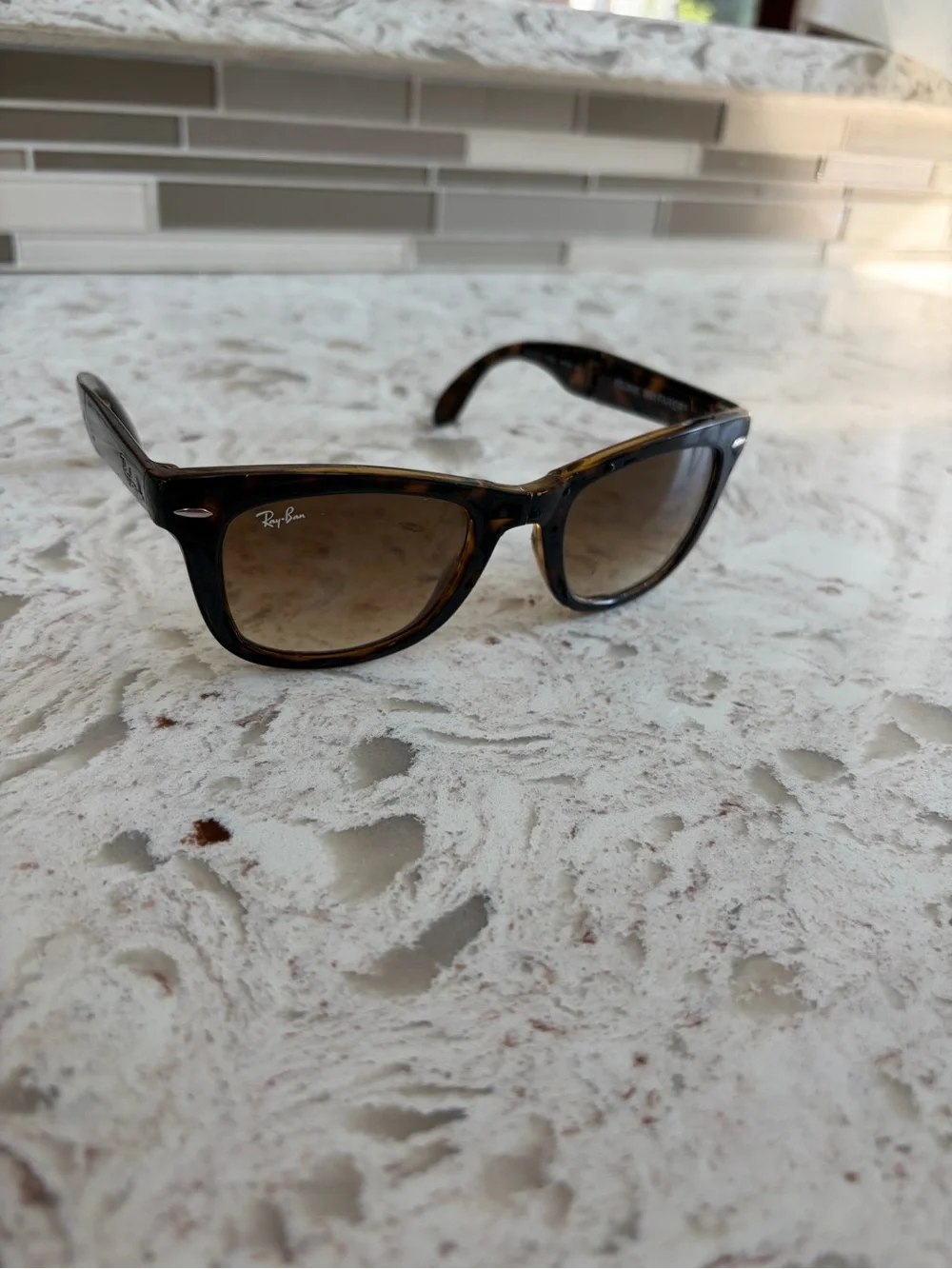 Ray-Ban Wayfarer Sunglasses - Tortoise Frame with Brown Gradient Lenses